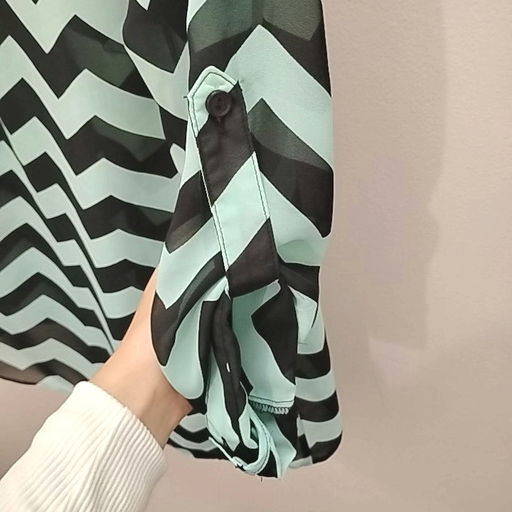 Size S Sami & Jo 3/4 sleeves Blouse