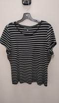 Size XL White House Black Market T-shirt