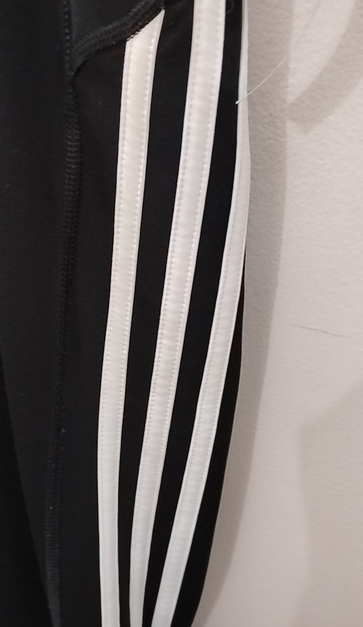 Size M Adidas leggings
