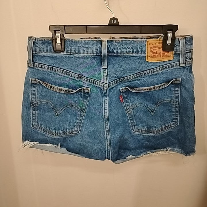 Size 8 Levi Shorts