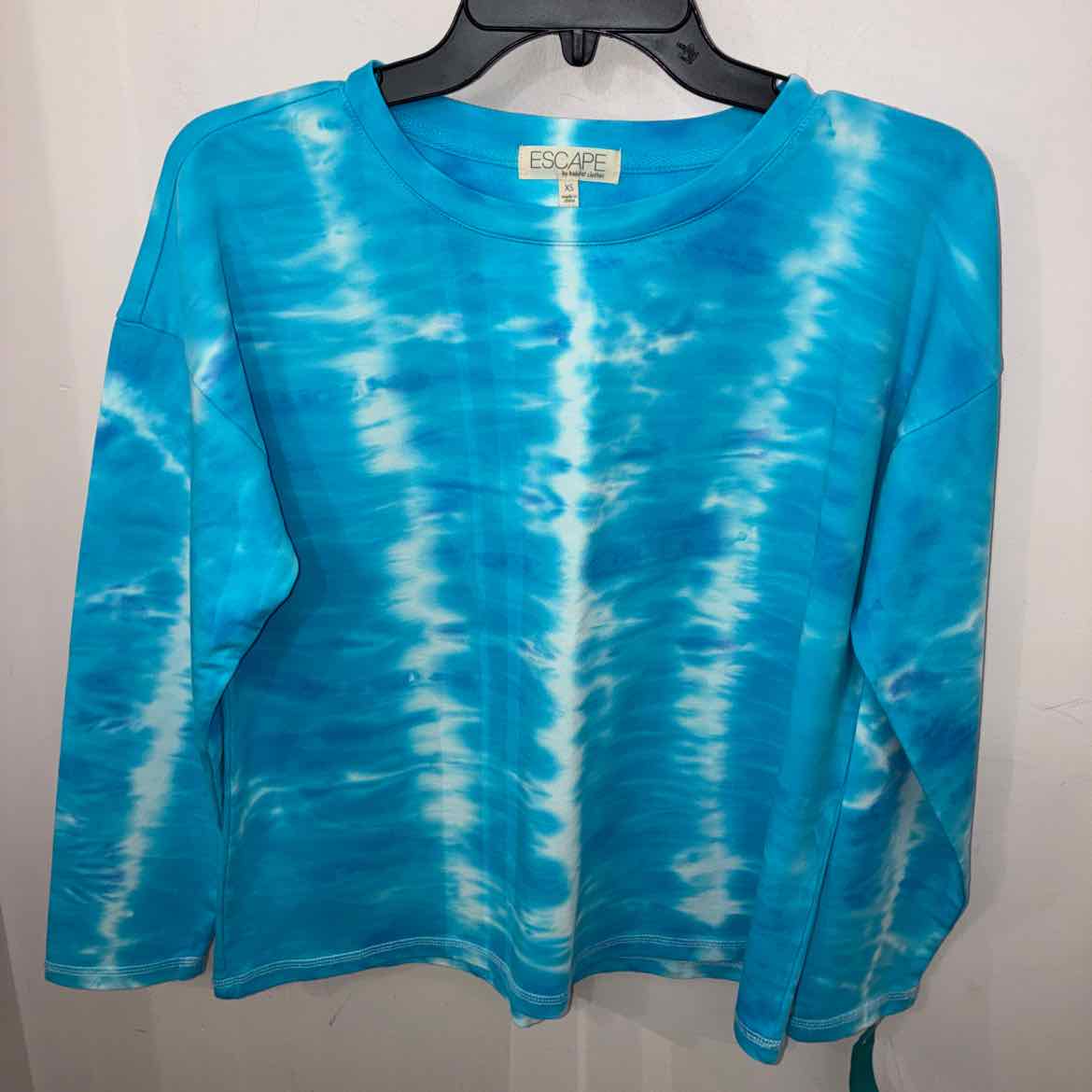 Size XS Escape Long Sleeve Sweatshirt