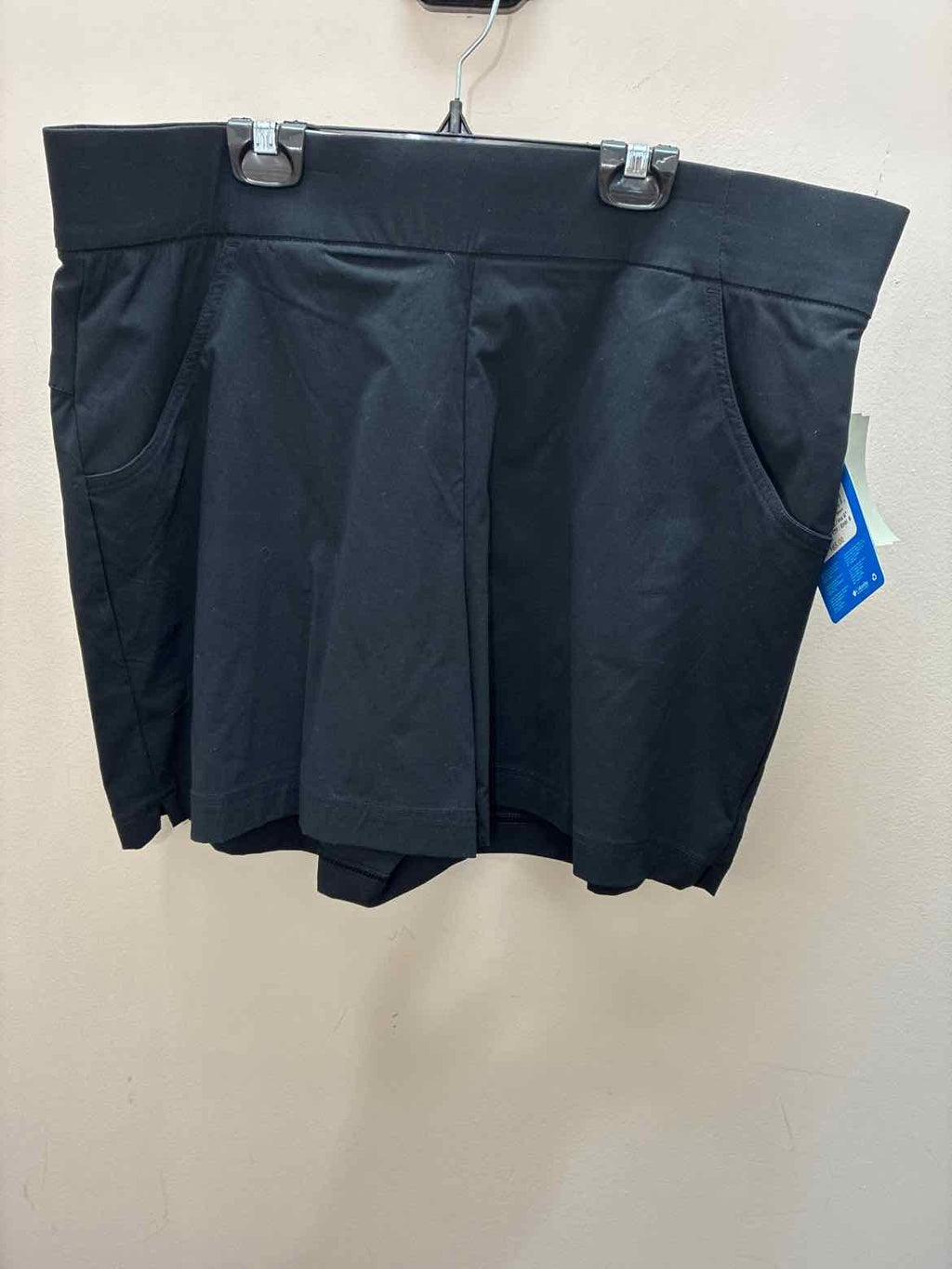 Size 1X Columbia Shorts