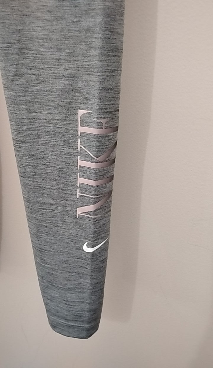 Size S Nike leggings