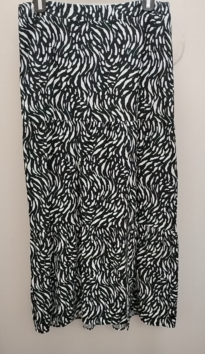 Size M Nine West Skirt