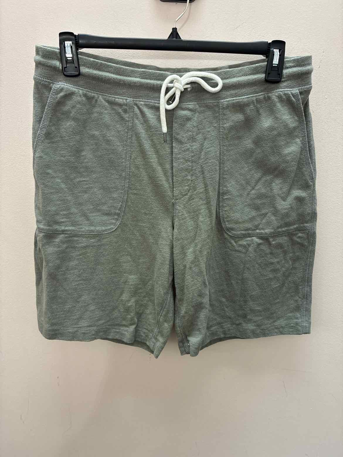 Size L Gap Shorts