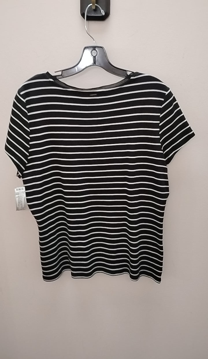 Size XL White House Black Market T-shirt