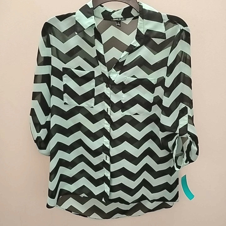 Size S Sami & Jo 3/4 sleeves Blouse