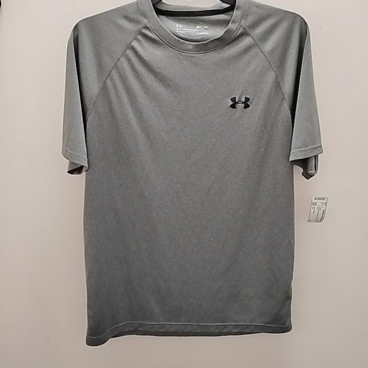 Size M Under Armour Men's T-shirt