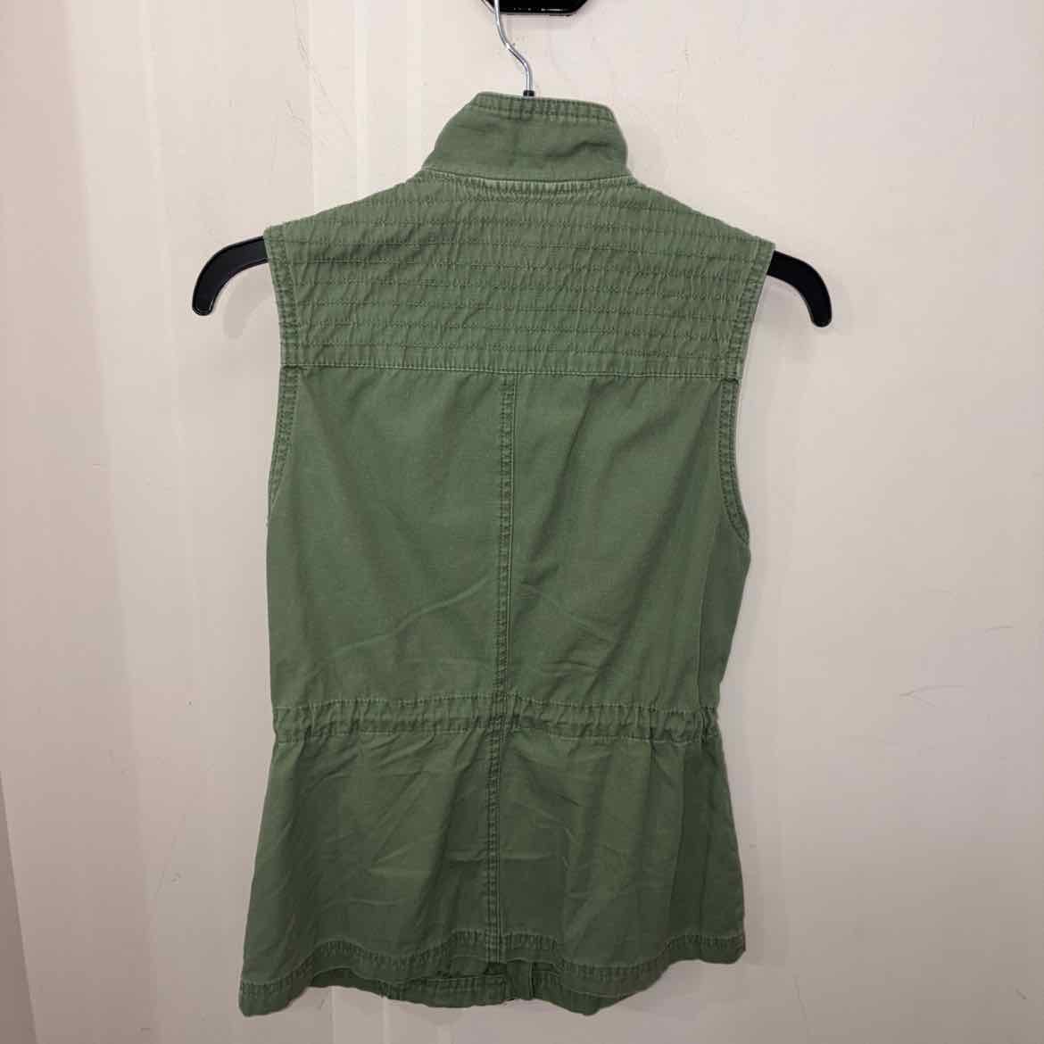 Size XS Merona Sleevless Vest