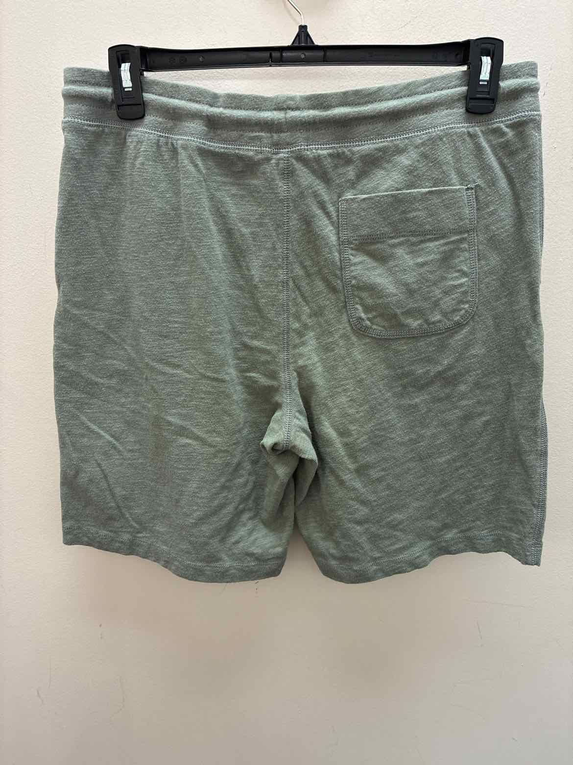 Size L Gap Shorts