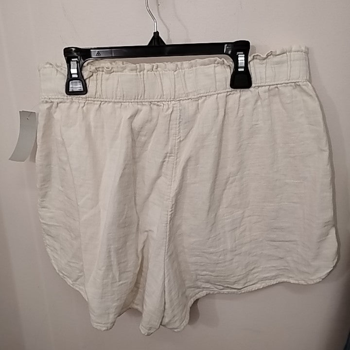 Size L Universal Threads Shorts